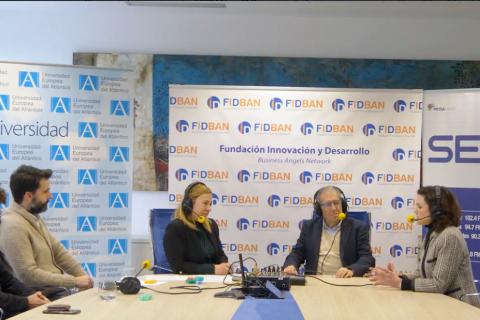 Participantes en la Ventana de la SER, de izquierda a derecha Rodrigo Folgueira, Luis Toribio, Marta Bustamante, Víctor Gijon e Inna Alexeeva.