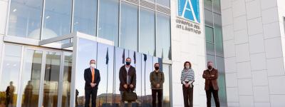 Directivos de FIDBAN junto a los dos emprendedores que presentaron sus proyectos en la Undécima Ronda de Inversores